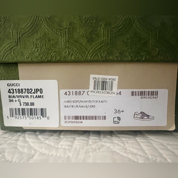 Gucci Pearl Studded ace sneakers - Picture 3 of 6